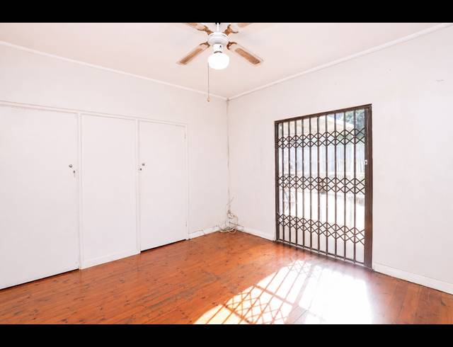 10 BEDROOM HOUSE FOR SALE IN GLENWOOD